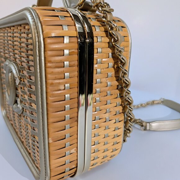 Chanel Rare Box Bag in Woven Rattan and Champaign Gold Leather - Picture 3 of 16